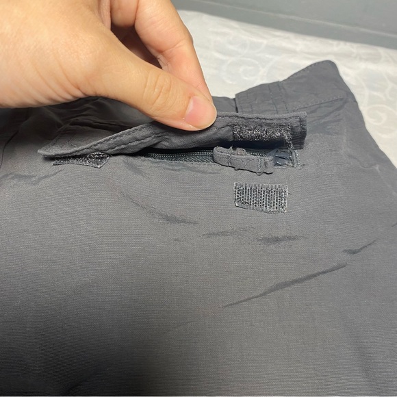 The North Face Womens size 6 Khaki Gray Cargo Hiking Shorts 6.5 inch lightweight - Picture 6 of 13